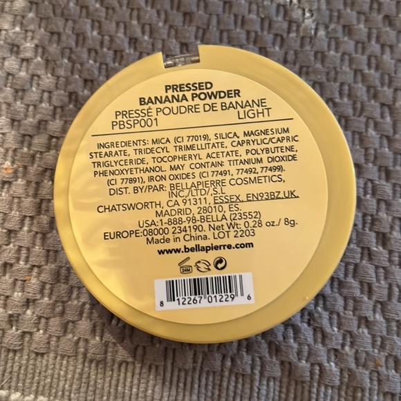 Bella Pierre Cosmetics Pressed Banana Powder Light - Picture 2 of 3